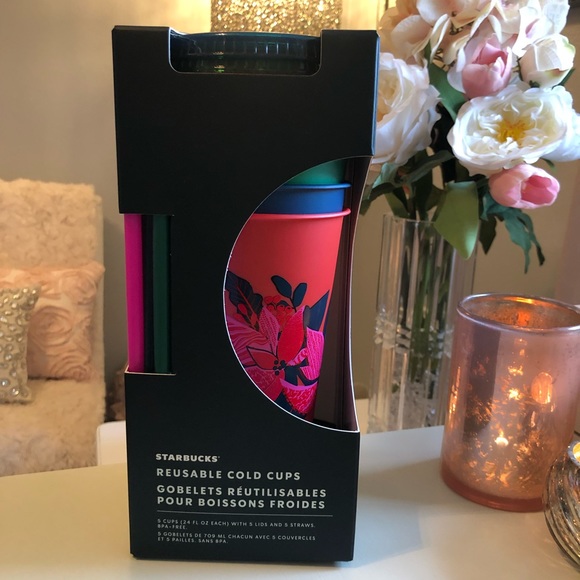 🎄NWT Starbucks Holiday 2021 Reusable 24 oz Cold Cups with Lids & Straws. Se… - Picture 1 of 5
